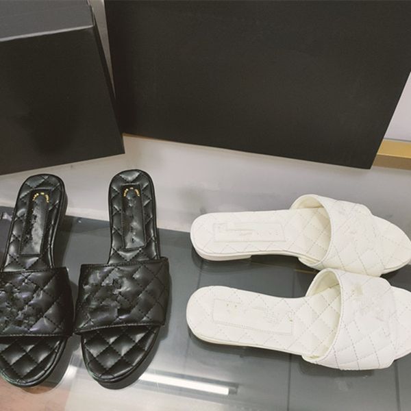 

women's interlocking chain logo slippers quilted mules slip on flat leather slide 2023 designer sandal mule low heels flip flops black