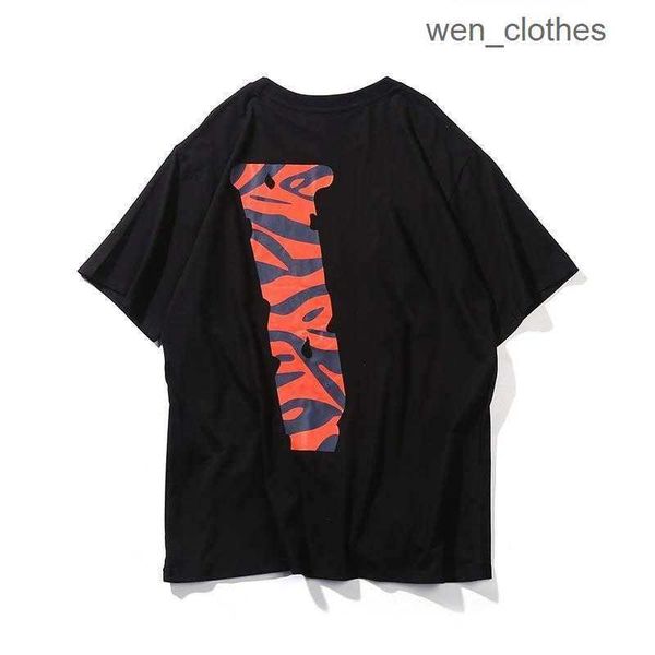 

2023s designer large big reflective v friends men women t shirts casual smoke angel loose lovers luxury short sleeve 7 r4jq, White;black