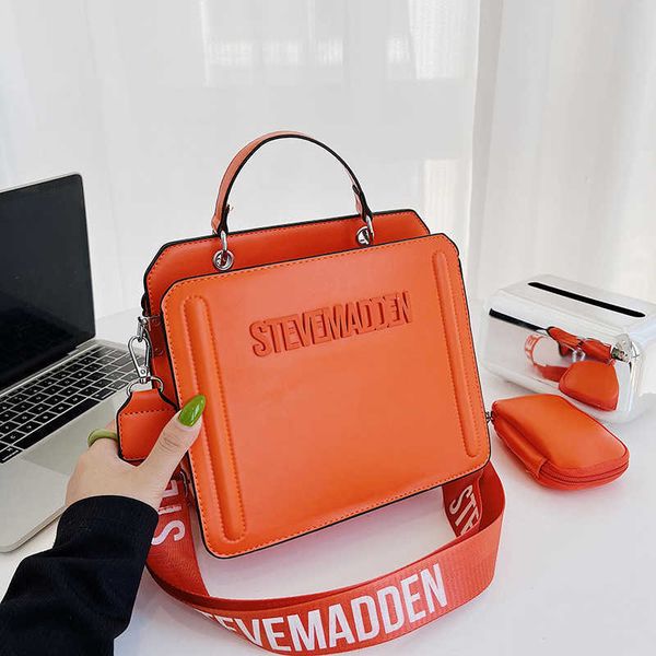 

2023 fashion trend women handbags new portable women's fashion foreign style letter small square trend single shoulder messenger bag 65