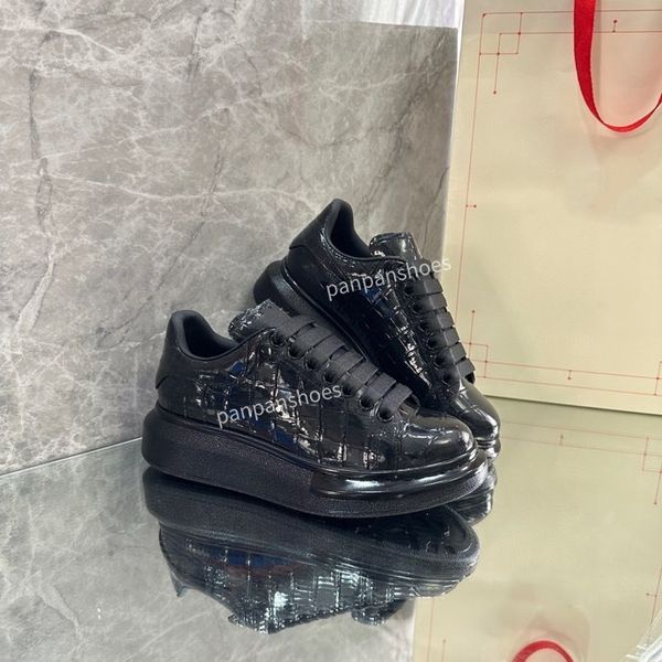 

2023 luxurys designers shoes leather outdoor sports sneakers runner trainers vintage casual shoe, Black