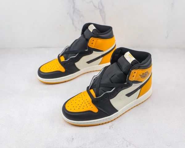 

2023 basketball shoes jumpman 1 high yellow toe taxi black-sail outdoor sportswear sneakers with original with boxes