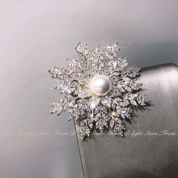 

pins brooches super sparkling luxury snowflake zircon brooch lady elegant pearl suit dress party club accessories daily jewelry gift 230216, Gray