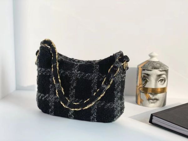 

women's bag simple high-end quality fashion casual coarse flower underarm bag