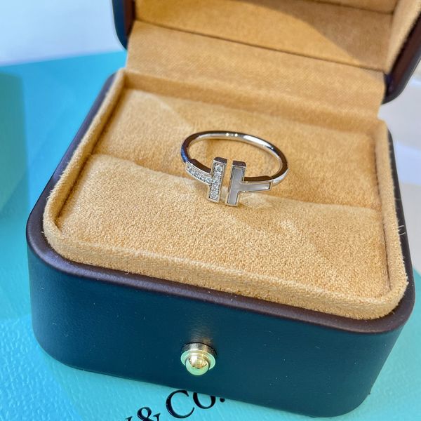 

luxurys designers ring classic styling simples design sense gold silver rose gold ring ladies classic diamond rng simple rings birthday gift