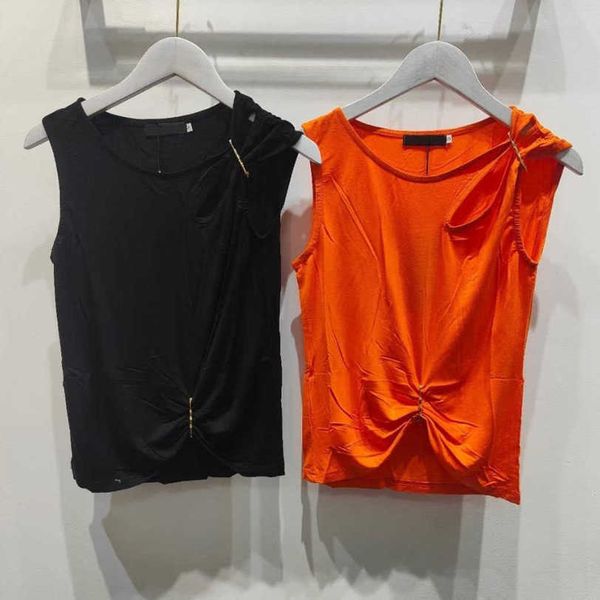 

23ss brand women's t-shirt sleeveless vest round collar pin decoration women's wear a1, White