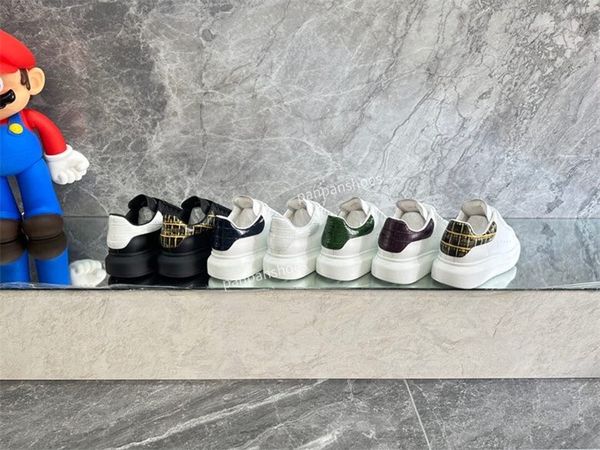 

2023 mens dress shoes sneakers luxury designer sneaker light rubber sole trainers womens shoe size34-46, Black