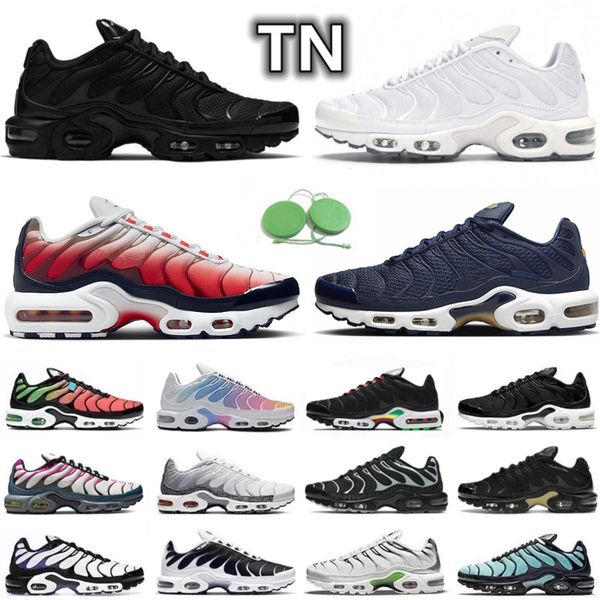 

2023 tn plus running shoes men sneaker triple black white red metallic silver worldwide fire ice oreo hyper sky bule rainbow smoke men women