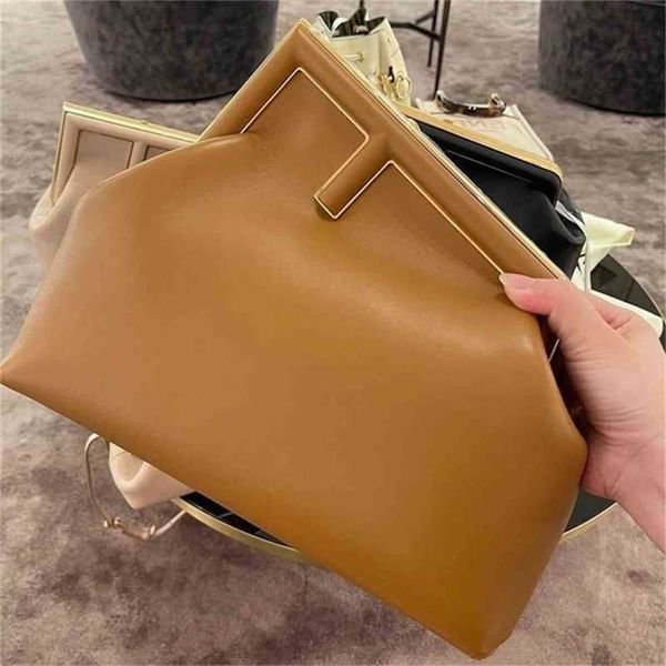

designer fend bag luxurys first same family f clip handbag leather diagonal shoulder magnetic buckle chain ctk6 zc