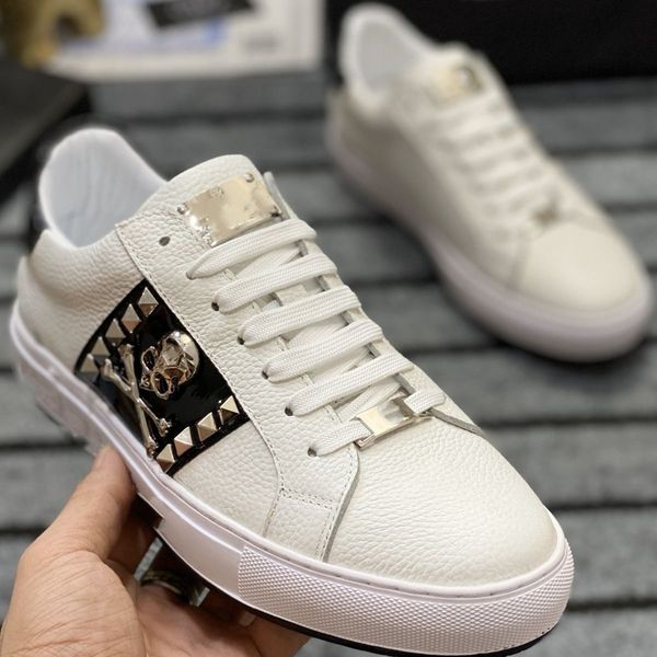 

new italian original skull hardware logo sports shoes flower material bright leather flat bottom waterproof men's shoes 02, Black