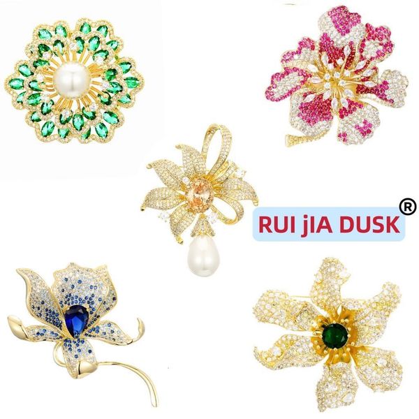 

pins brooches rui jia dusk luxury fashion shining full diamond flower chest purple and yellow twocolor pearl ladies 230216, Gray