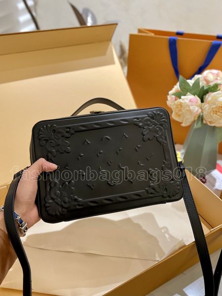 

2023 handle soft trunk bag leather embossed luxury monograms cross-body bags with debossing functional city bags square clutche shoulder mes