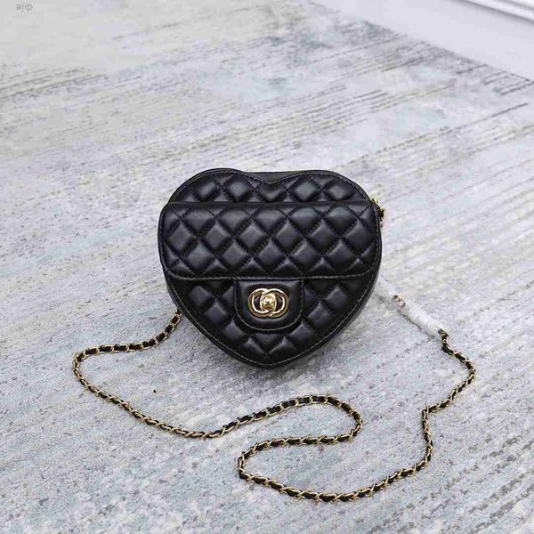 

designer bags 2022 winter designer bags cc purse luxury shoulder handbags wallets crossbody chains heart shape fashion small and convenient