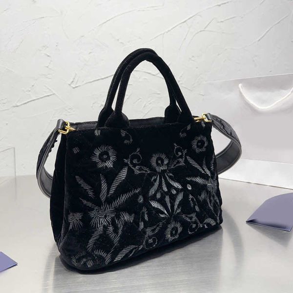 

totes embroidery tote bag pbag women designer bag luxury handbags black tote bag fashion shoulder bags shopping crossbody purse 221209
