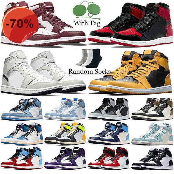 

sandals 1s 1 basketball shoes bordeaux bred patent pollen university blue hyper royal dark mocha shadow 2.0 obsidian light smoke grey mens w, Black
