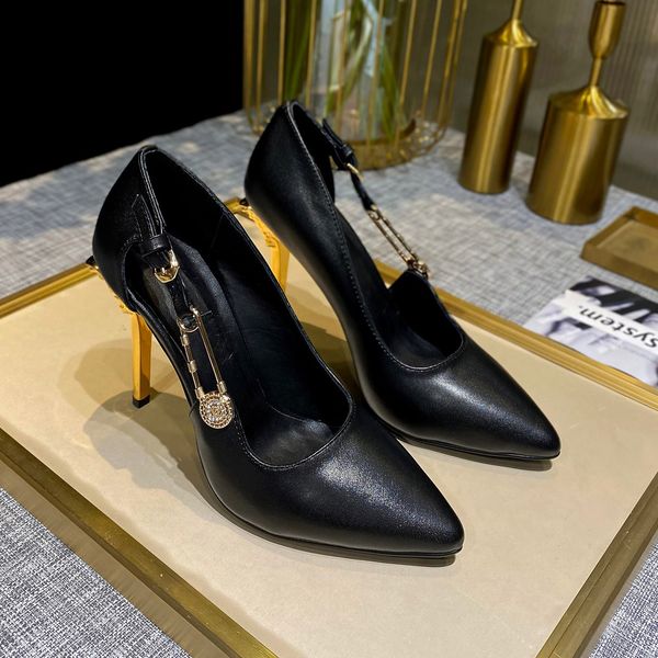 

amina muaddi heel luxury brands derma sandals slide shoes for women manolos high heels satin crystal-embellished satin mules pointed toe sli, Black