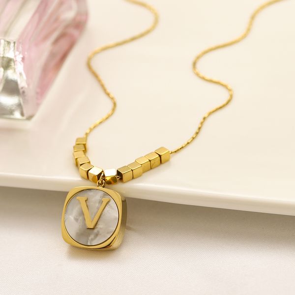 

high-end pendant necklaces designers jewelry chains luxury round plate stainless steel 18k gold letter v diamond neckl for mens womens origi, Silver