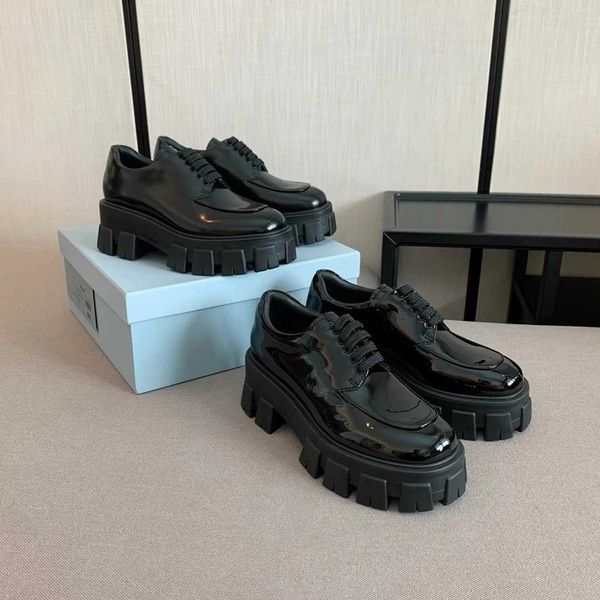 

shoes high edition p family thick soled one foot lefu shoes women's black triangle english style high rise muffin small leather shoes