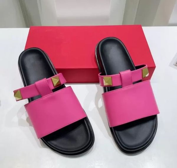 

2022 latest sandals women's summer large rivet slippers flat bottom anti slip fashion casual metal buckle sandals, Black