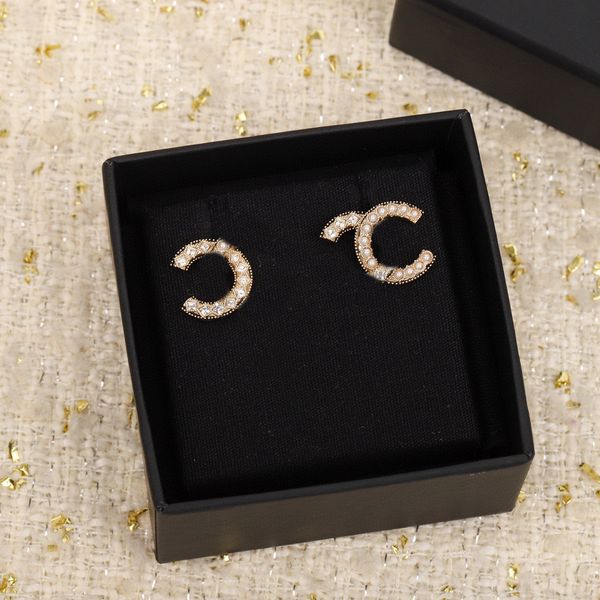 

2023 luxury quality charm stud earring with diamond nature shell in black white color design have box stamp ps3336, Golden