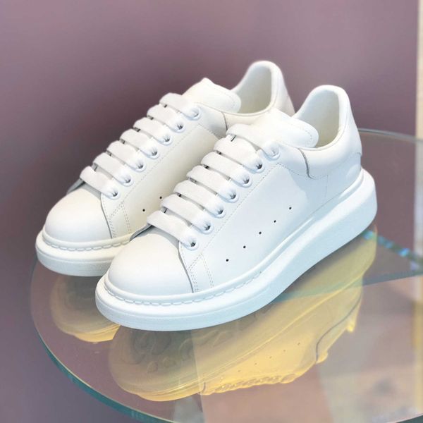 

shoes of m family with chip small white shoes for men and women made in leather tail new style leather sponge, Black