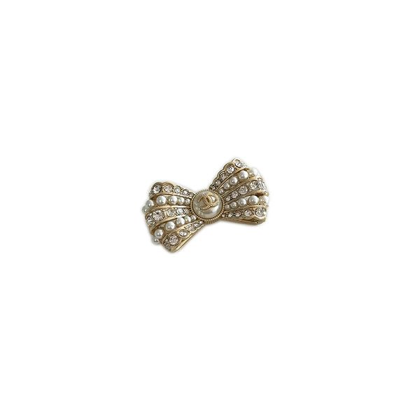 

pins brooches classic desinger women bowknot inlay crystal rhinestone letters bowknot letters brooch chain rhinestone pearl brass, Gray
