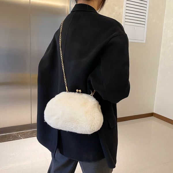 

cross body solid frame plush bags for women 2021 winter new chains soft fluffy furry crossbody shoulder clutch faux fur ladies y2302