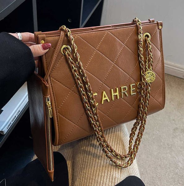 

handbag 2023 handbag fashionable new shoulder bag small lingge chain autumn and commuter shoulder bag