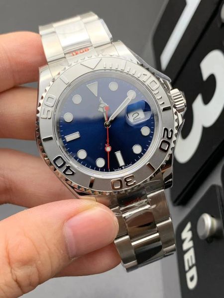 

ew factory men watch has diameter 40mm thickness of 11.5 mm with cal.3235 mechanical sapphire crystal glass mirror 904 fine steel case, Slivery;brown