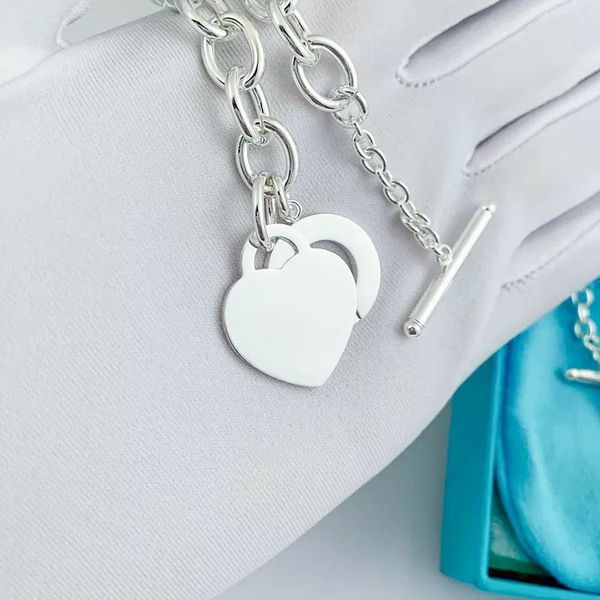 

silver bracelet fashion luxury designer elegant men and women letter pendant heart bracelet wedding specially designed jewelry, Black