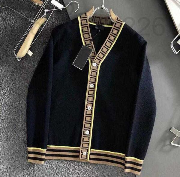 

designer fall 2022 fashion women's knits knits high-end luxury double f letter print jacquard spliced cardigan v-neck sweater datr, White