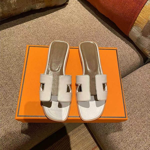 

slipper women wear flat slippers outside in 2023 summer vacation beach shoes breathable flat heel sandals, Black