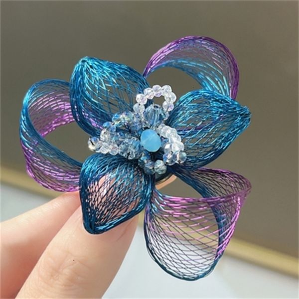 

pins brooches high grade gradual two color threedimensional flower corsage french elegant temperament decorative pin brooch accessorie 23021, Gray