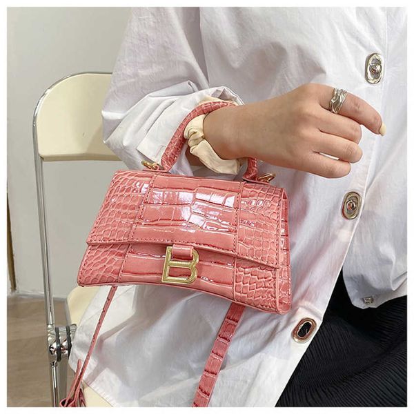 

factory wholesale women's bag women's versatile shoulder bag women's sales shoulder messenger handbags 55%off smka