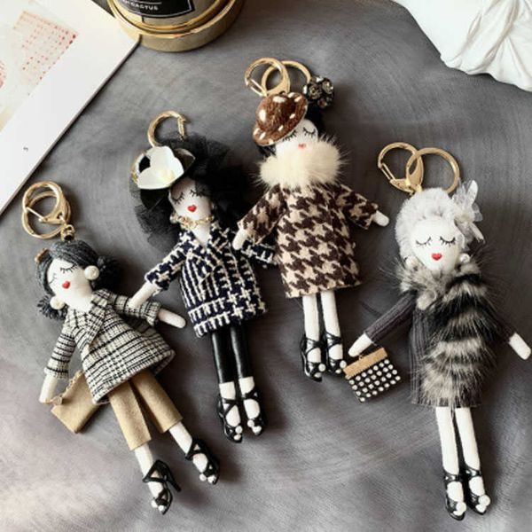 

key rings real mink fur keychain bag pompom bag charm keyring luxury car jewelry pendant girlfriend gift j230222, Slivery;golden