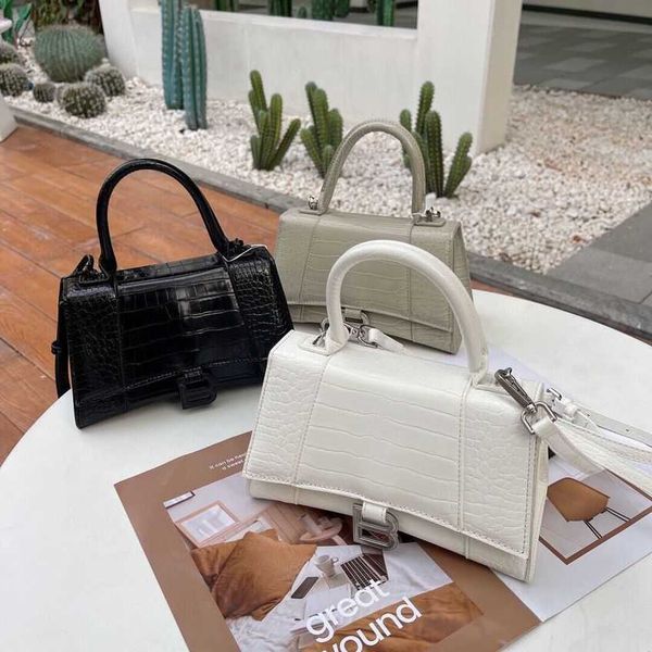 

factory wholesale women's bag nethong's high-quality hourglass women's one-shoulder diagonal cross-ocean handbag shoulder mes