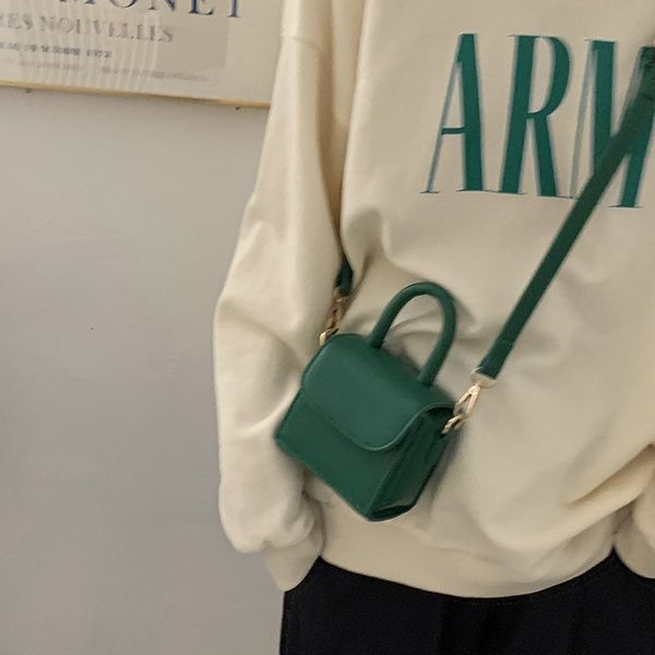 

waist bags trend versatile leather evening design casual flap ladies shoulder wallet micro mini luxury fashion squ 230222