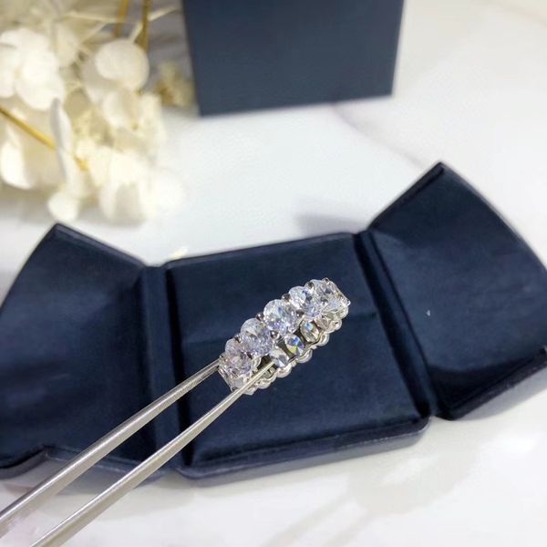 

designer luxury ladies ring simple design sense sterling silver ring ladies classic diamonds simple ring birthday gift wholesale