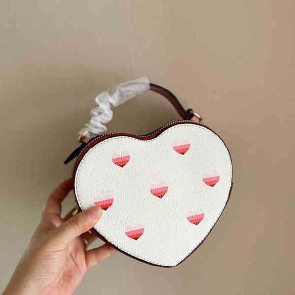 

designer bags handbags shoulder heart love bags wallets mini luxury crossbody bags phone lady handbag tiny coin chain purses 220818