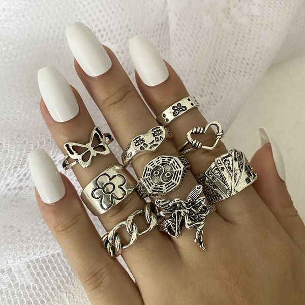 

crying face ring 9-piece set of playing cards hollowed out love daisy, Silver