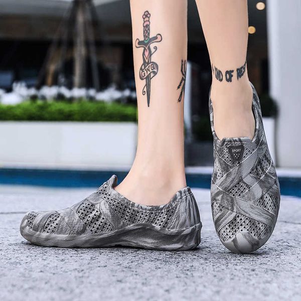 

sandals mens sandals 2021 new summer indoor comfortable soft slippers men sandals fashion non-slip mixed colors slipper sports shoesj230221, Black