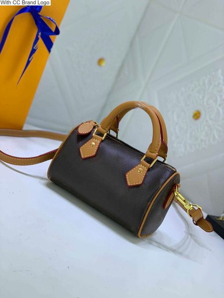 

luxury cc shoulder bags women's fashion messenger bag is a classic luxury designer fashion handbag shoulder mini makeup inclined should