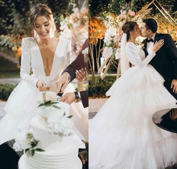 

2023 gorgeous wedding dresses bridal gown deep plunging v neck long sleeves ruched pleats tiered sweep train custom plus size vestido de nov, White