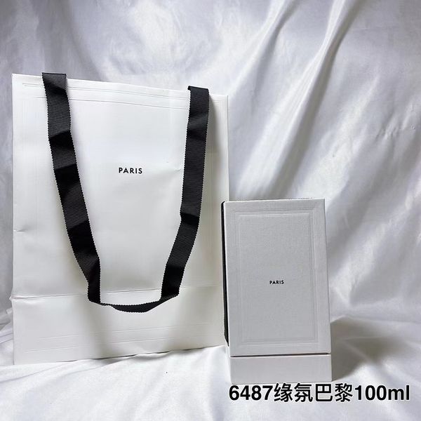 

perfume shows the charm of paris french cologne universal perfume