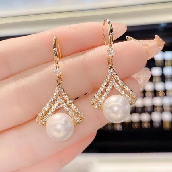 

japanese and korean style light luxury charm long pearl earrings elegant and high-grade feeling diamond earrings sweet and versatile diamond, Golden