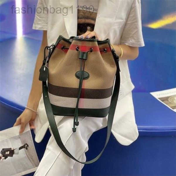 

end new high tote handbags designer burbrerys women foreign style leather bucket bag womens fashion 2023 new plaid canvas bag leisure large