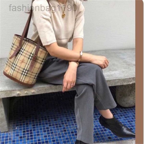 

handbags designer burbrerys women new baojia series tote medium ancient bag oneshoulder portable bucket bag brown largecapacity b o9bk