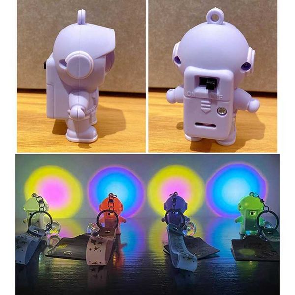 

key rings fashion space astronaut keyring sunset projector light keychain pendant female couple bag ornament keychains gifts j230222, Slivery;golden