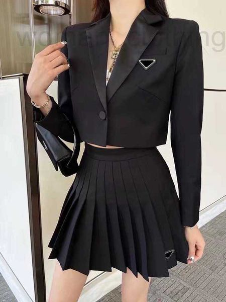 

designer women jackets suit tracksuits two pieces suits hoodie and skirts for lady fashion outwears terry with bottoms letters sets ygy0, White