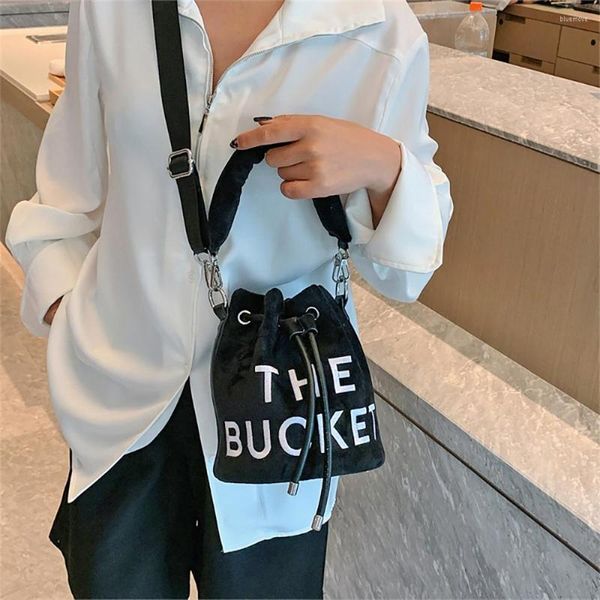 

shoulder bags luxury women's the traveler bucket for women trendy brand designer handbags crossbody handbag with plush