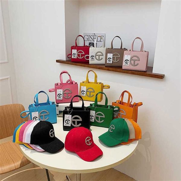

handbag messenger for women in the same color hat with round small square